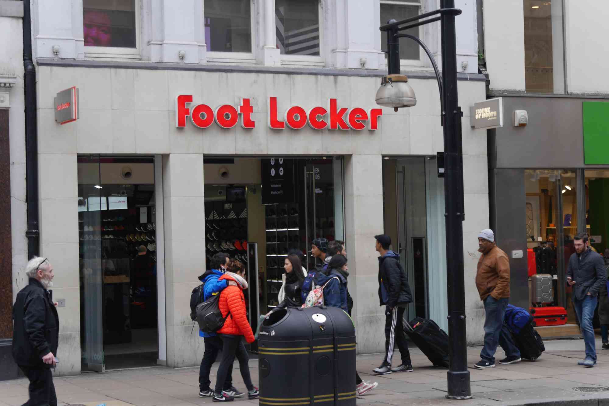 Stores and Streets You Can Reach on Foot